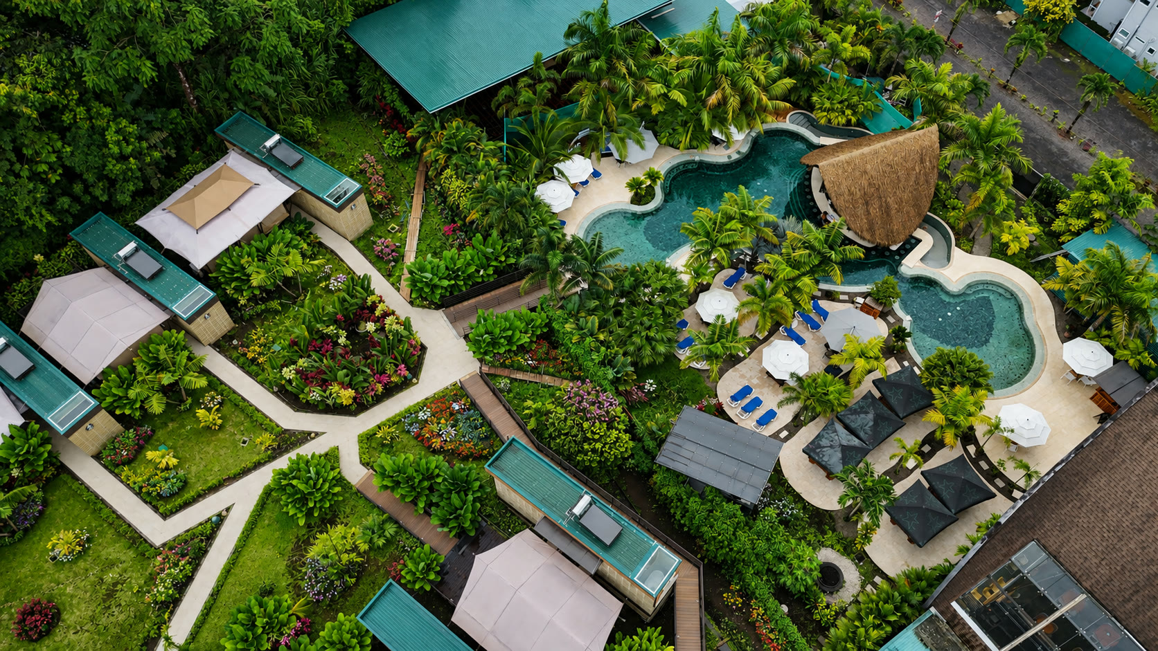 Selva’s actual tented camp and tropical gardens